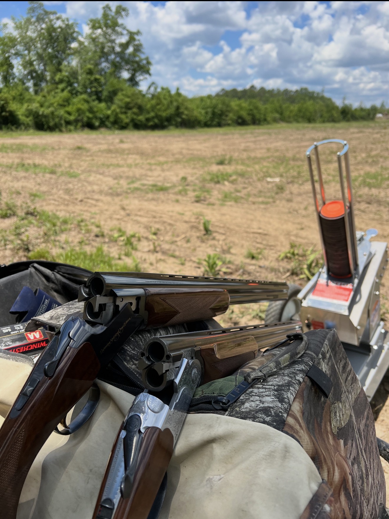 We shoot clays with an Atlas oscillating electric thrower.